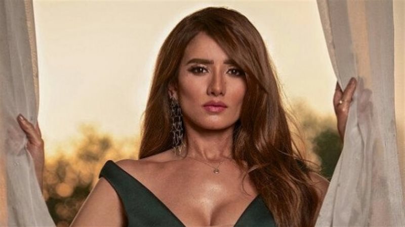 الفنانة زينة 
