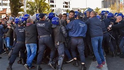  القبض على 40 متظاهرًا في احتجاجات الجزائر