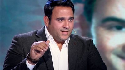 أكرم حسني يوجه الشكر إلى محمد صلاح .. تعرف على السبب