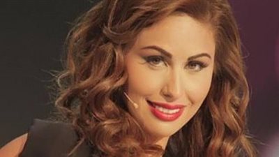 مي سليم تنشر صورة من كواليس فيلم محمد حسين