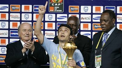  قصة صورة.. «نظرة حسرة» من عيسي حياتو لـ«العميد» مع كأس أمم إفريقيا