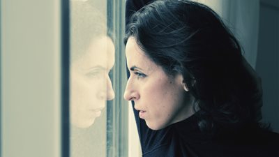 نصائح لكل أرملة.. احذري فخ الرجال العابثين