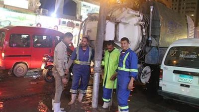 شوارع العجمي تغرق في المياه.. والصرف: «سحبناها فى 10 دقايق»