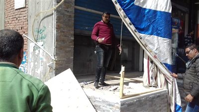 رئيس مدينة كفر الشيخ يتابع  أعمال رصف شارع الجمهورية