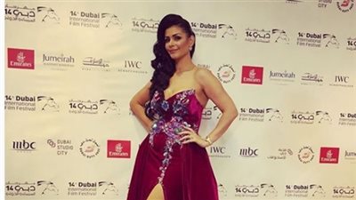 ساندي علي تروج لـ فيلم قهوة بورصة مصر