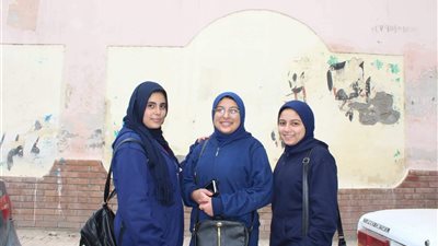طلاب الصف الأول الثانوي عن التابلت: «بنلعب فوازير ببنك المعرفة»