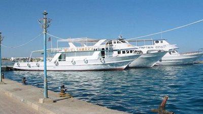 تحسن الأحوال الجوية .. إعادة فتح ميناء شرم الشيخ البحري بجنوب سيناء