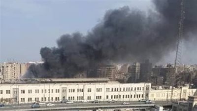 عاجل| الدفع بـ 10 سيارت إطفاء لمحاصرة حريق محطة مصر