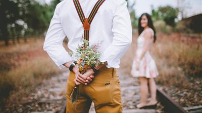 ملامح تكشف سر جاذبية المرأة والرجل .. أبرزها العيون والشفايف