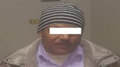 حبس شخص انتحل صفة موظف بجهة رقابية وتلقي رشاوى بسوهاج 