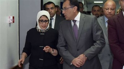 صور| مدبولى يطالب وزيرة الصحة بشرح الموقف الطبي لمصابي حادث قطار مصر 