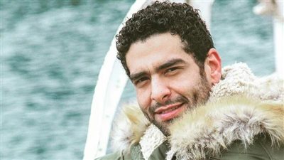 محمد كيلانى يشارك جمهوره كواليس مسلسل فلانتينو مع الزعيم عادل إمام  