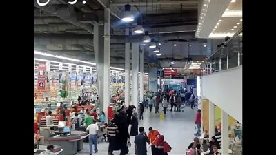 صور| «التسوق» أبرز عادات الشراقوة يوم الجمعة