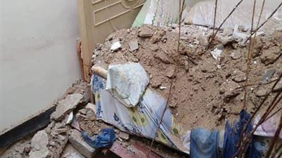 انهيار أجزاء من عقار قديم فى الإسكندرية    