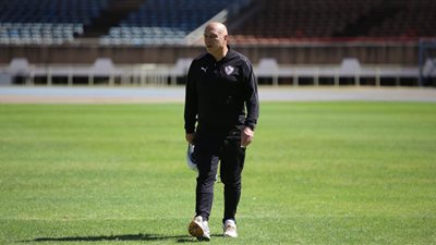 جروس بين الأمل واليأس| السويسري يبحث عن الخروج من مأزق وداع الكونفدرالية أمام بترو أتلتيكو