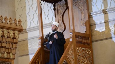 أسامة الأزهري في خطبة الجمعة من مسجد الفتاح العليم: مصر ستداوي جروحها