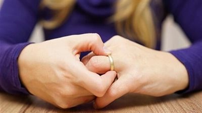 سهى تطلب الخلع« حماتي بتطلع لسانها كل شوية»  
