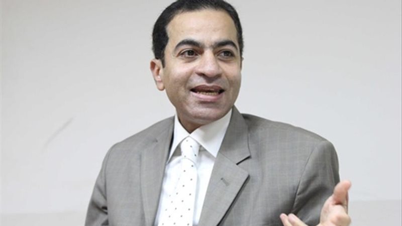  استاذ التمويل في