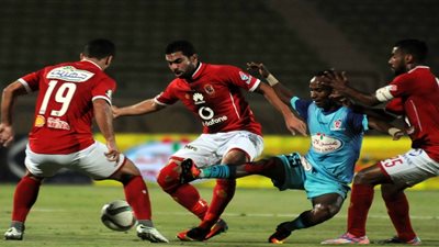 إنفوجراف| احصائيات الأهلي وبتروجيت في الدوري المصري