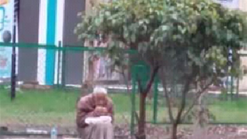 مريض مسن بلا مأوى