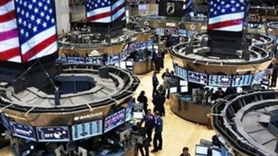 البورصة الأمريكية تخسر 400 نقطة فى منتصف التعاملات