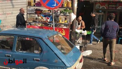 برغم تحذيرات هيئة الأرصاد الجوية.. عربة الفول لا تعرف المستحيل