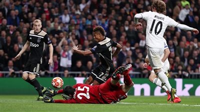 فيديو| أياكس يتقدم على ريال مدريد بثنائية بعد 30 دقيقة  