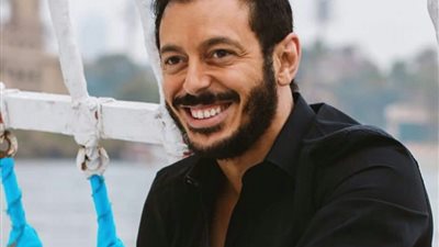 مصطفى شعبان ملاكم على غلاف إحدى المجلات الرياضية 