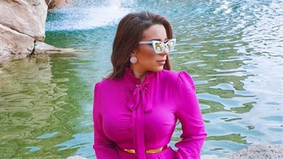 هتلبسي إيه| فوشيا على طريقة أسما شريف منير