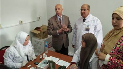 حملة 100 مليون صحة تعالج 64 مريضًا بالشرقية