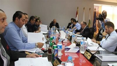مشادات بين رئيس الزمالك وأعضاء اتحاد الكرة بمقر الجبلاية 