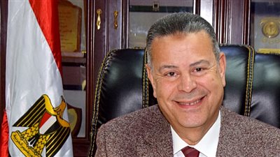محافظ بني سويف يتلقى تقريرا حول جهود الجمعيات الأهلية في مبادرة حياة كريمة