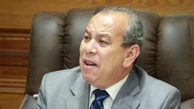 محافظ كفر الشيخ يحيل 13 طبيبا وموظفا في كوم الحجنة للتحقيق 