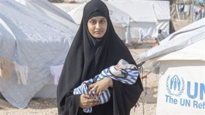 وفاة رضيع «عروس داعش» البريطانية شميمة بيجوم