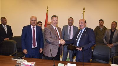 بروتوكول تعاون بين صحة بنى سويف وشركة تيتان للأسمنت 