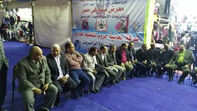 مستقبل وطن البحر الأحمر يفتتح معرضاََ للملابس في مدينة رأس غارب