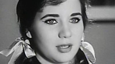 صور لا تنسى| زبيدة ثروت فاتنة في منزلها