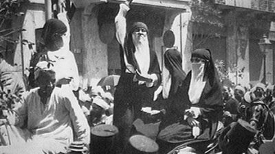 حكاية صورة| تزامنا مع مئوية المرأة المصرية ..كيف كانت في ثورة 1919