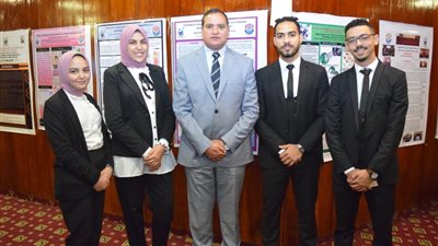 عزيز يشارك طرح رؤية الشباب الخاصة بـ 