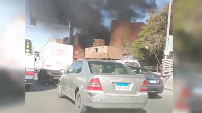 فيديو| حريق منزل على الطريق الدائري يتسبب في كثافة مرورية 