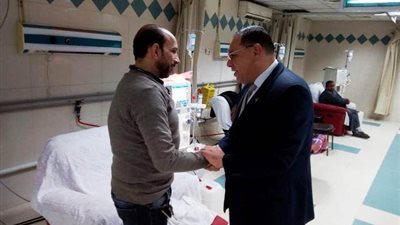 صور| محافظ الشرقية يفاجيء مستشفى الأحرار التعليمي بالزقازيق