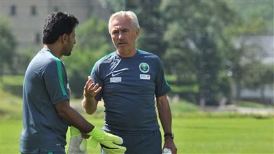 الهولندي فان مارفيك على أعتاب تدريب الإمارات