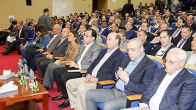 تفاصيل زيارة رئيس الوزراء للمنطقة الاقتصادية لقناة السويس
