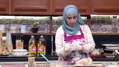 فيديو| برنامج أكله بيتي يقدم  طريقة عمل دجاج  مشوي بالجبنة