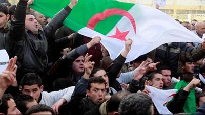صحيفة إسبانية: تظاهرات الجزائر تُهدد النخب 