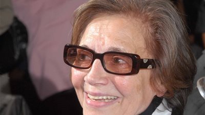 «جميلة بوحيرد» للشباب : لا تجعلوهم يسرقون أحلامكم لقد خانونا