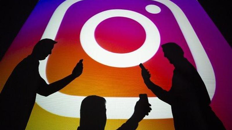 Instagram -  Facebookdown