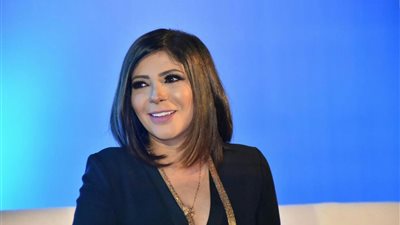 منى زكي لـ ياسمين عبد العزيز وحلا شيحة على طريقة كايا: قلبي يارب
