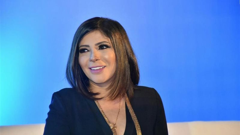مني زكي 