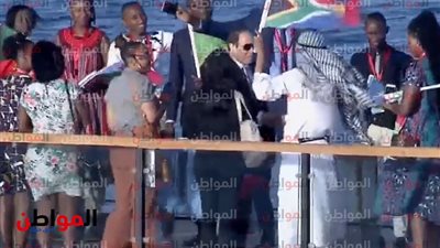 صور| صاحب الكوفيه الفلسطينية يكشف لـ «بوابة المواطن» كواليس لقاءه مع السيسي